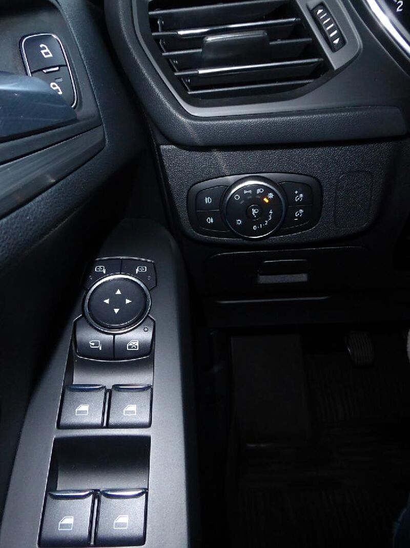 Ford Focus Lim. Titanium, Winter-Paket