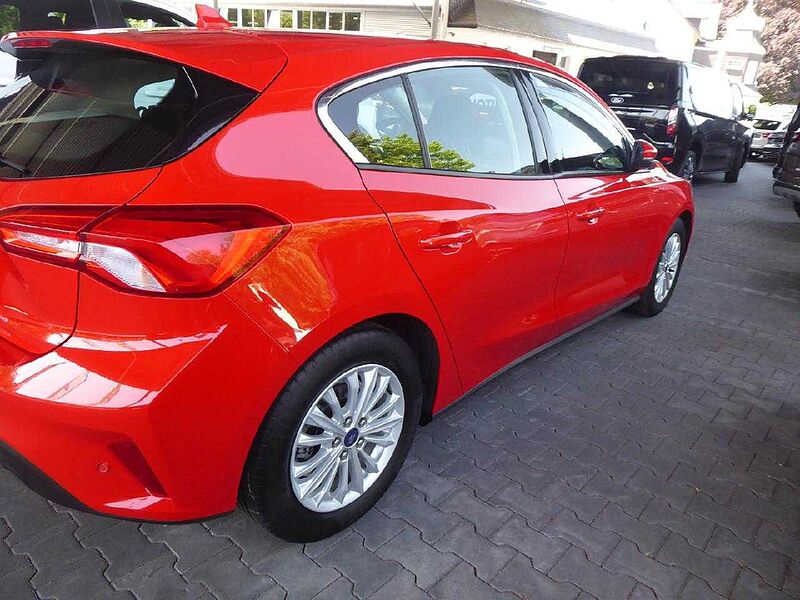 Ford Focus Lim. Titanium, Winter-Paket