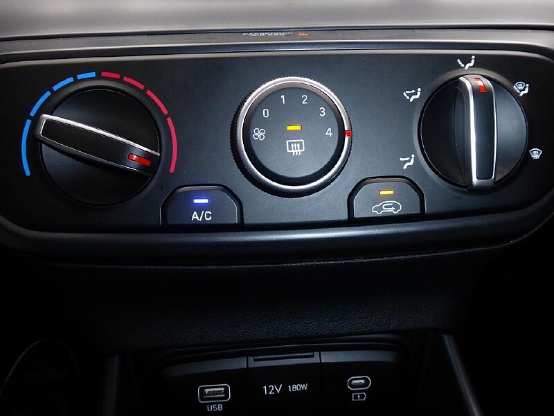 Hyundai i20 Select, Rückfahrkamera, Navi