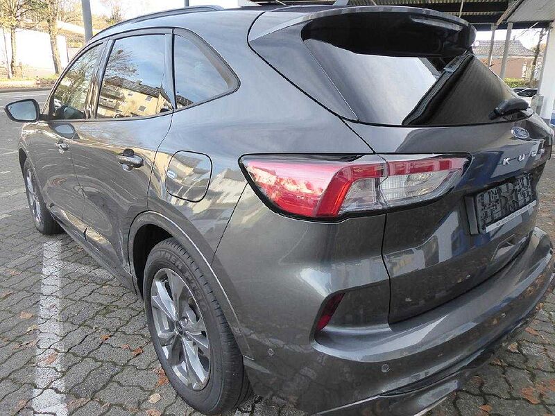 Ford Kuga Plug-In Hybrid ST-Line X, AHK