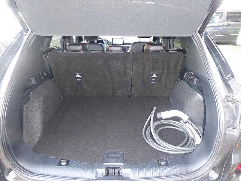 Ford Kuga Plug-In Hybrid ST-Line X, AHK