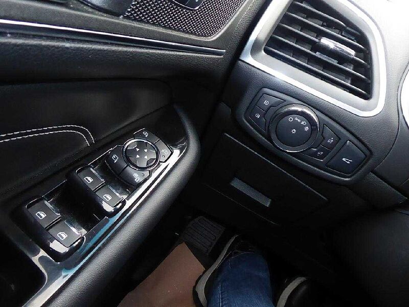 Ford Edge Titanium 4x4, Panorama, ACC,