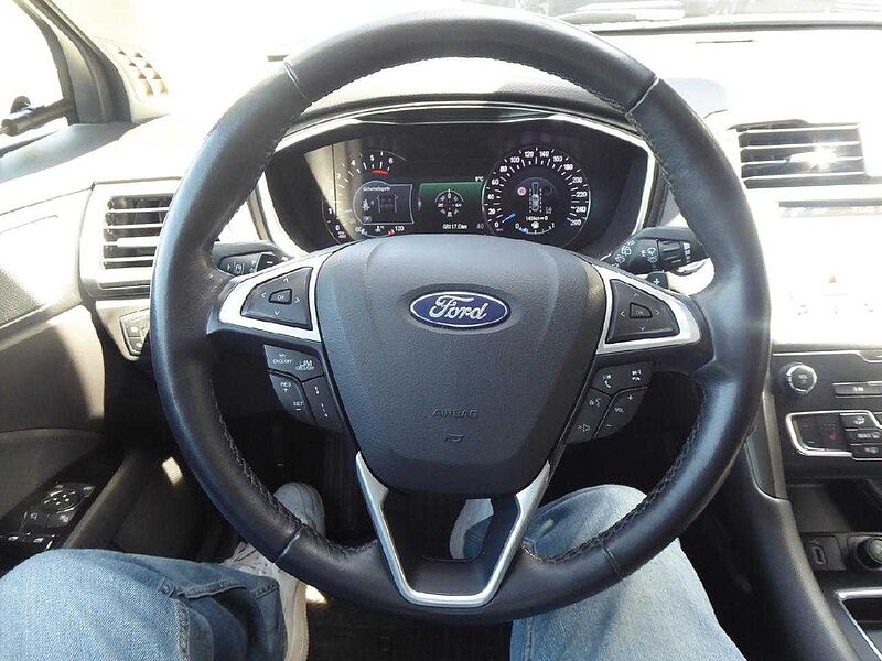 Ford Mondeo Titanium, elektr. AHK, CAM